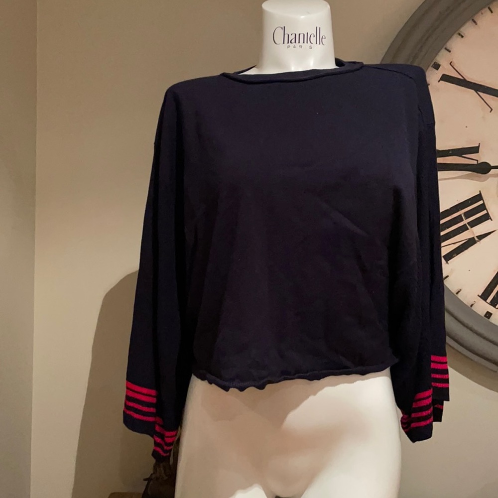 America 525 pull over top blue and red small